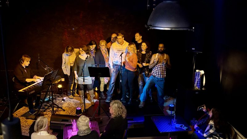 06:12:24 - KARAOKE LIVE - 01